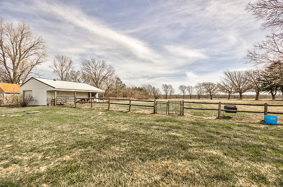 9295OakcrestDr-7