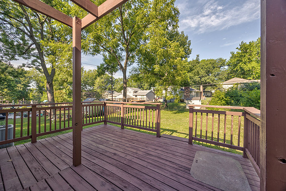 8608MapleAve-20