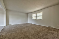 5732NorthAva-1