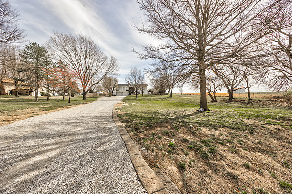9295OakcrestDr-1