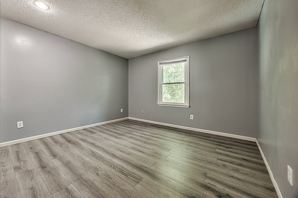13745SBlackfootDr-6