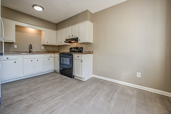 1307 N. 77 ST-14