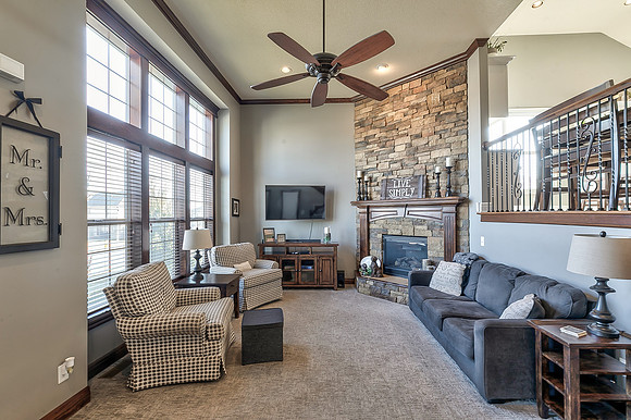 672SCanyonDr-5