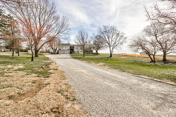 9295OakcrestDr-2