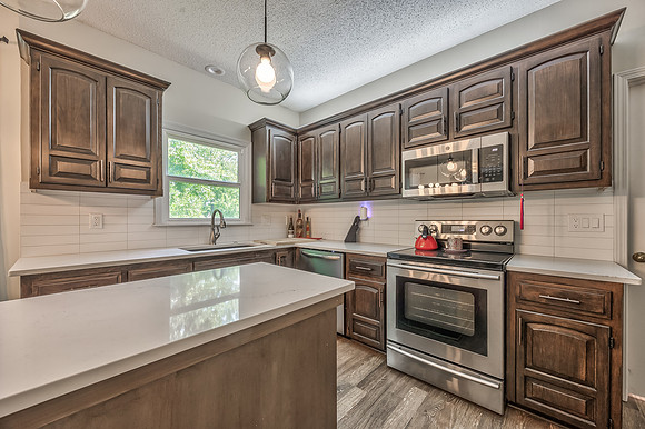 12825GarnettSt-15
