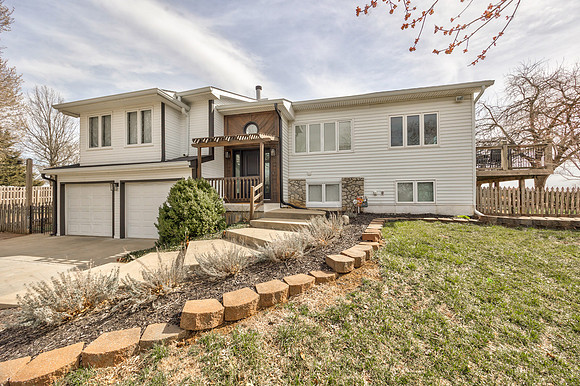 9295OakcrestDr-4