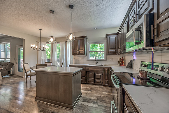 12825GarnettSt-17