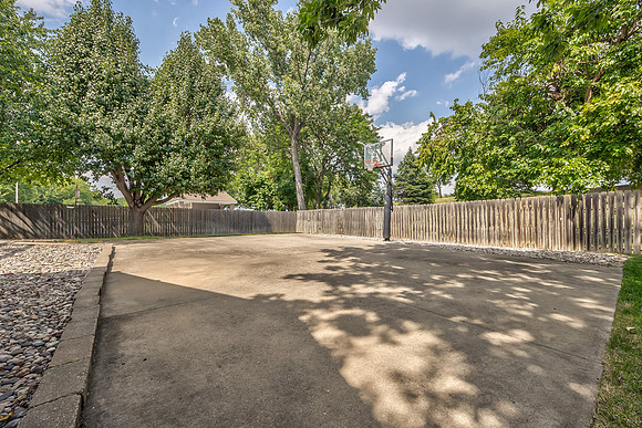 13745SBlackfootDr-38