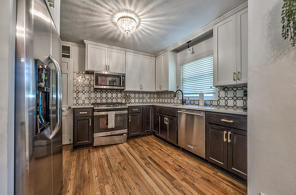 6913DearbornST-22