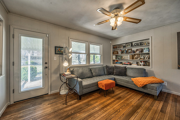 7923Dearborn-15