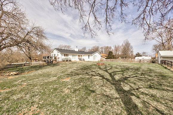 9295OakcrestDr-10