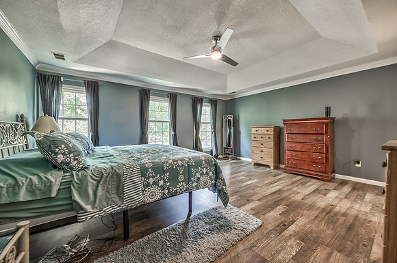 12825GarnettSt-29
