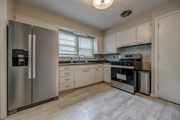 8349DouglasAve-17