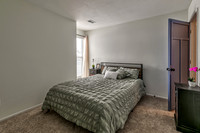 8106MonroviaSt-5