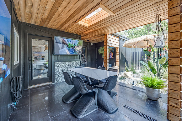 8424EnglandST-21