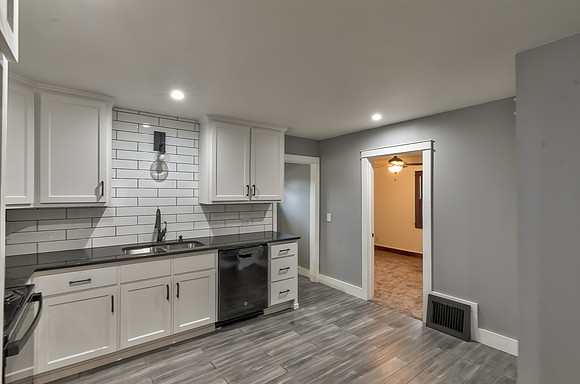 1007GrandAve-18