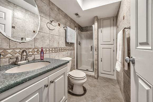 9295OakcrestDr-33