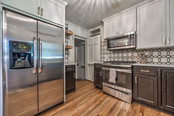6913DearbornST-23