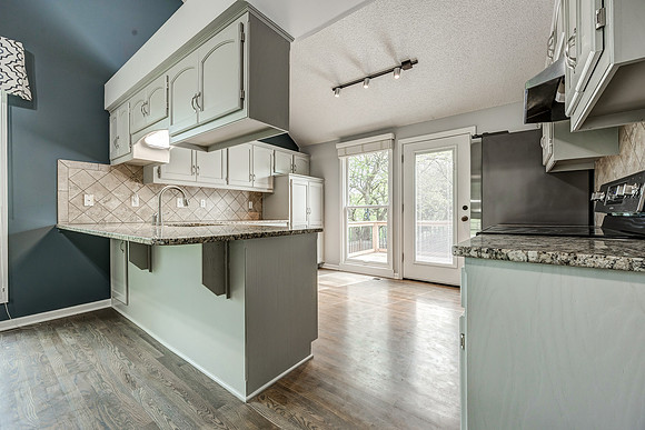 1421NEGrandAve-11