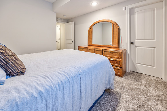 4812SWFourthST-32