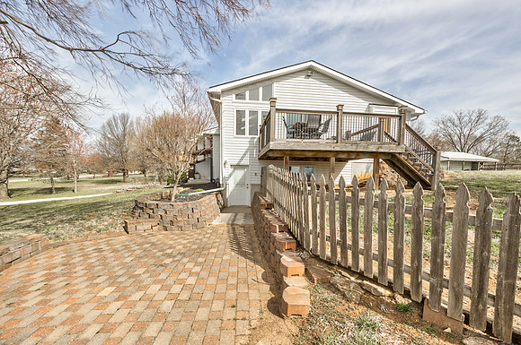 9295OakcrestDr-5
