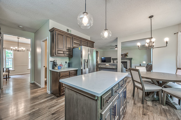 12825GarnettSt-16