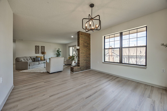 12000W121ST-11