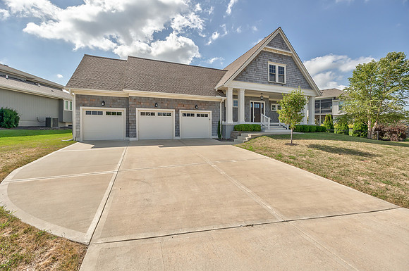 9742ShadyBendCir-2