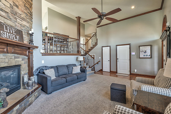 672SCanyonDr-7