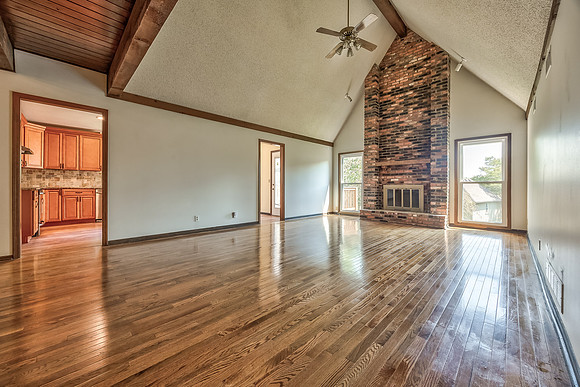 13300W105ST-8