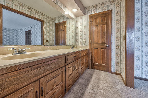 13300W105ST-18