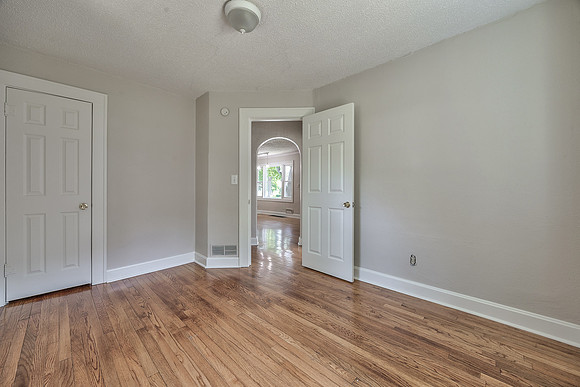5508NallAve-15