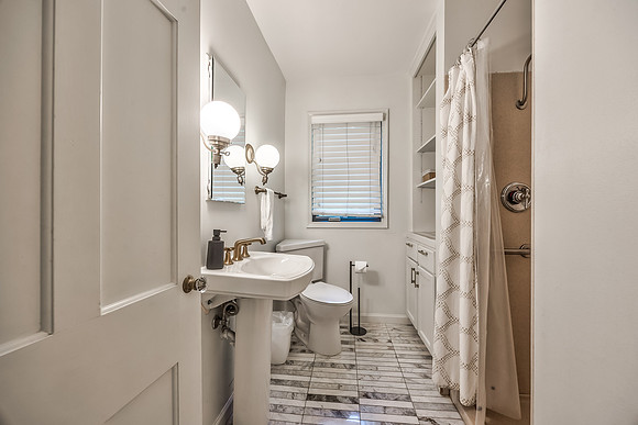 6913DearbornST-8