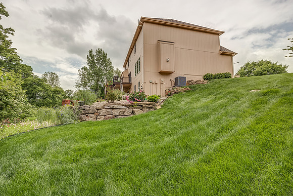 2118RidgeviewDR-24