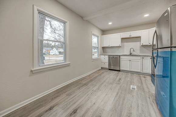 1512E76ST-9
