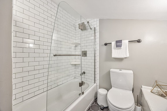 5122GrandAve-45