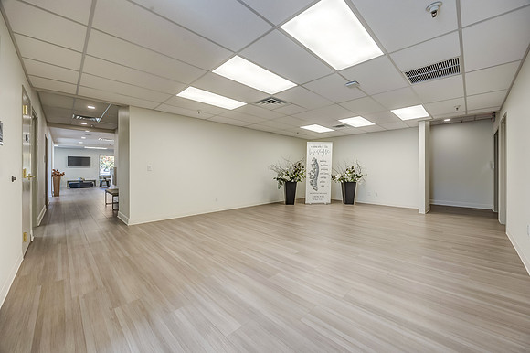 8401W125th-20