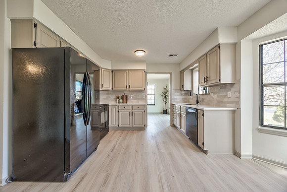 12000W121ST-18