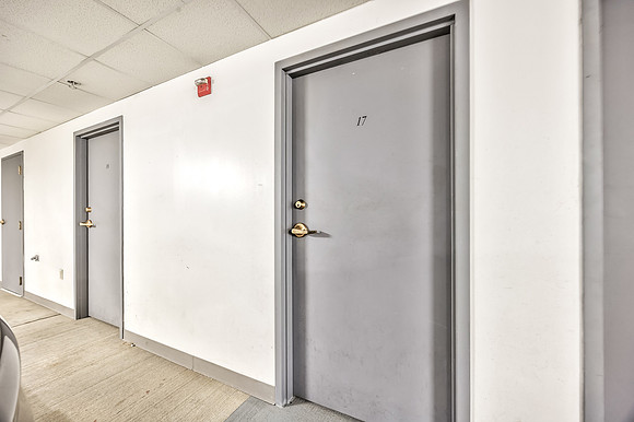 4949Wornall203-5
