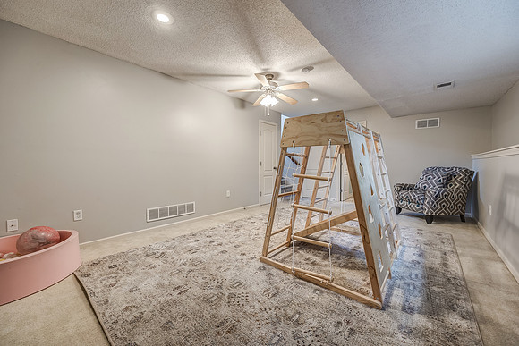 520CedarFallsCT-21