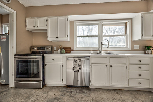 8609Wornall-11