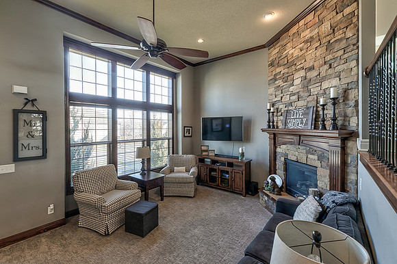 672SCanyonDr-8
