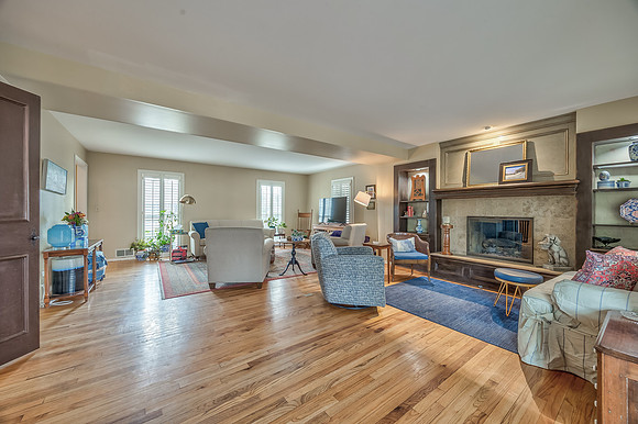 6816W98th-13