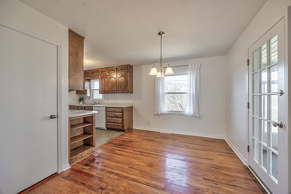 9010WesternHillsDr-14