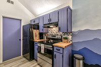 8106MonroviaSt-20