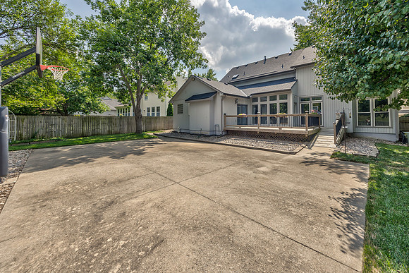13745SBlackfootDr-35
