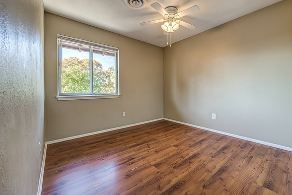 1307 N. 77 ST-23