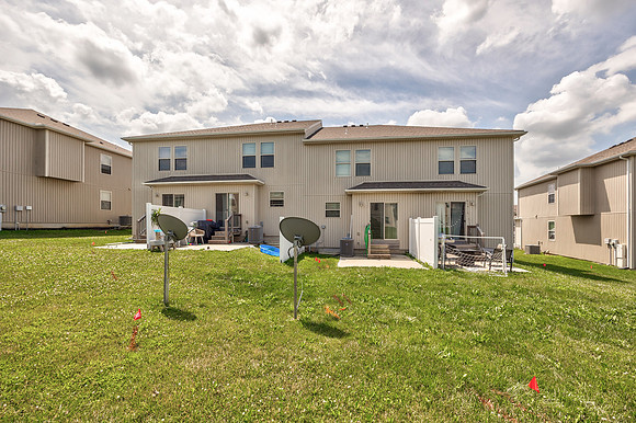 10532ClubhouseDR-27