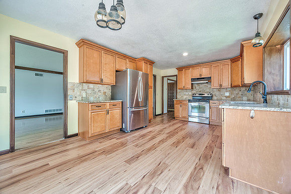 13300W105ST-11