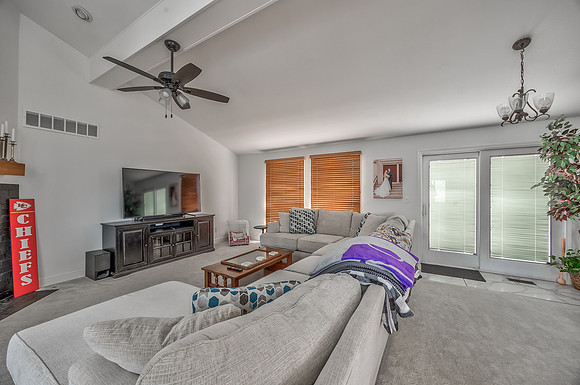 9295OakcrestDr-19